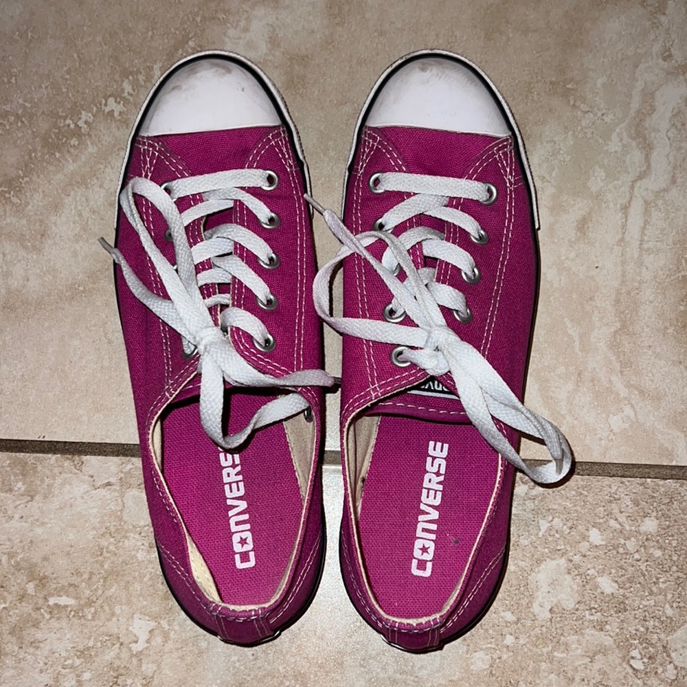 Pink converse size 7